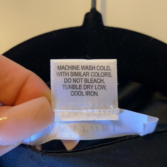 Natori‎ satin pajama top - Picture 4 of 4